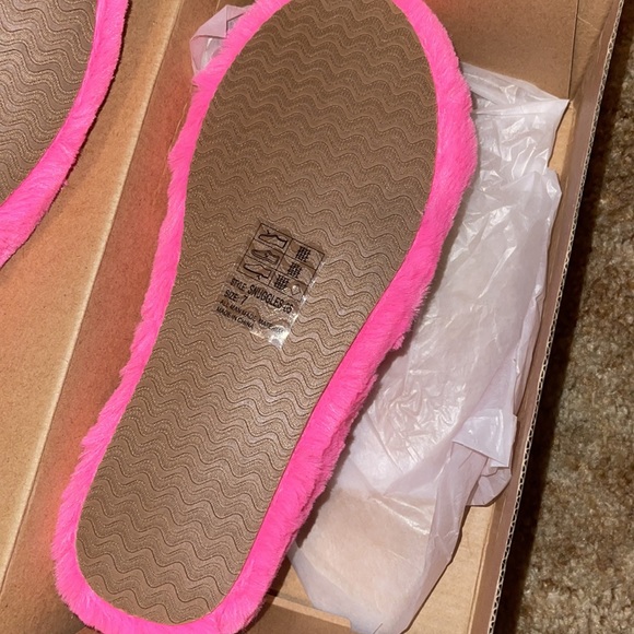 Faux Fur slipper sandals / elastic strap in back - Picture 7 of 8